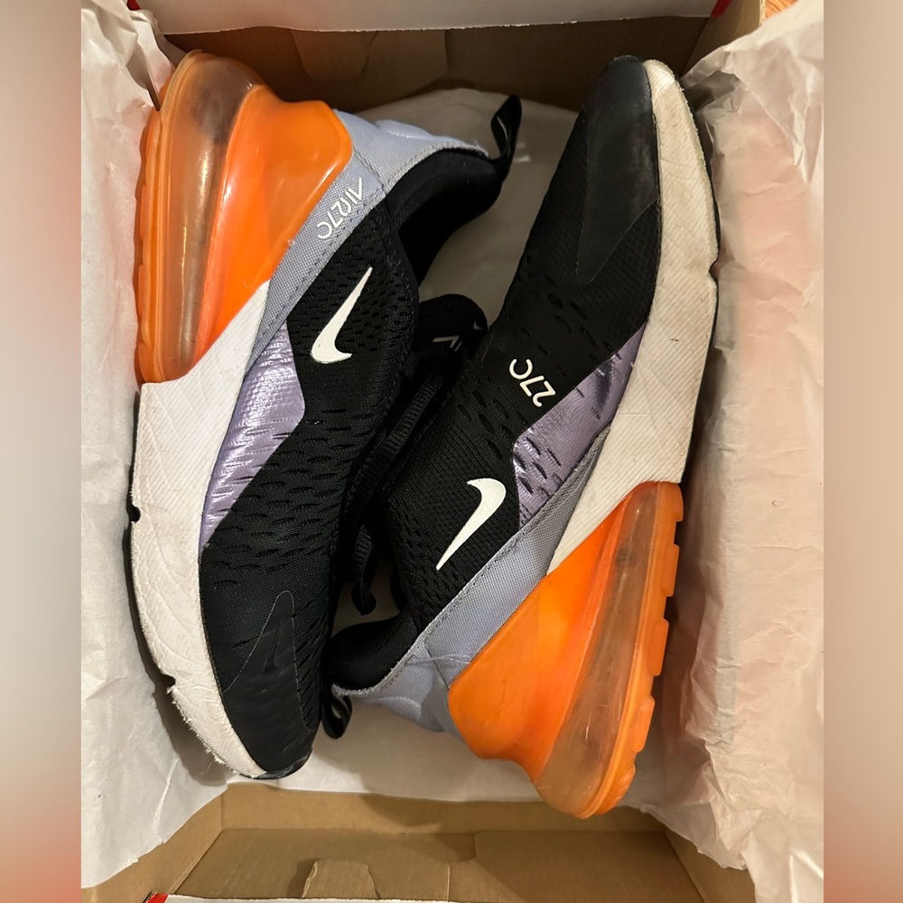 Nike Air Max 270 (GS) 6.5Y / Women’s Size 8 Black/White- Twilight Pulse